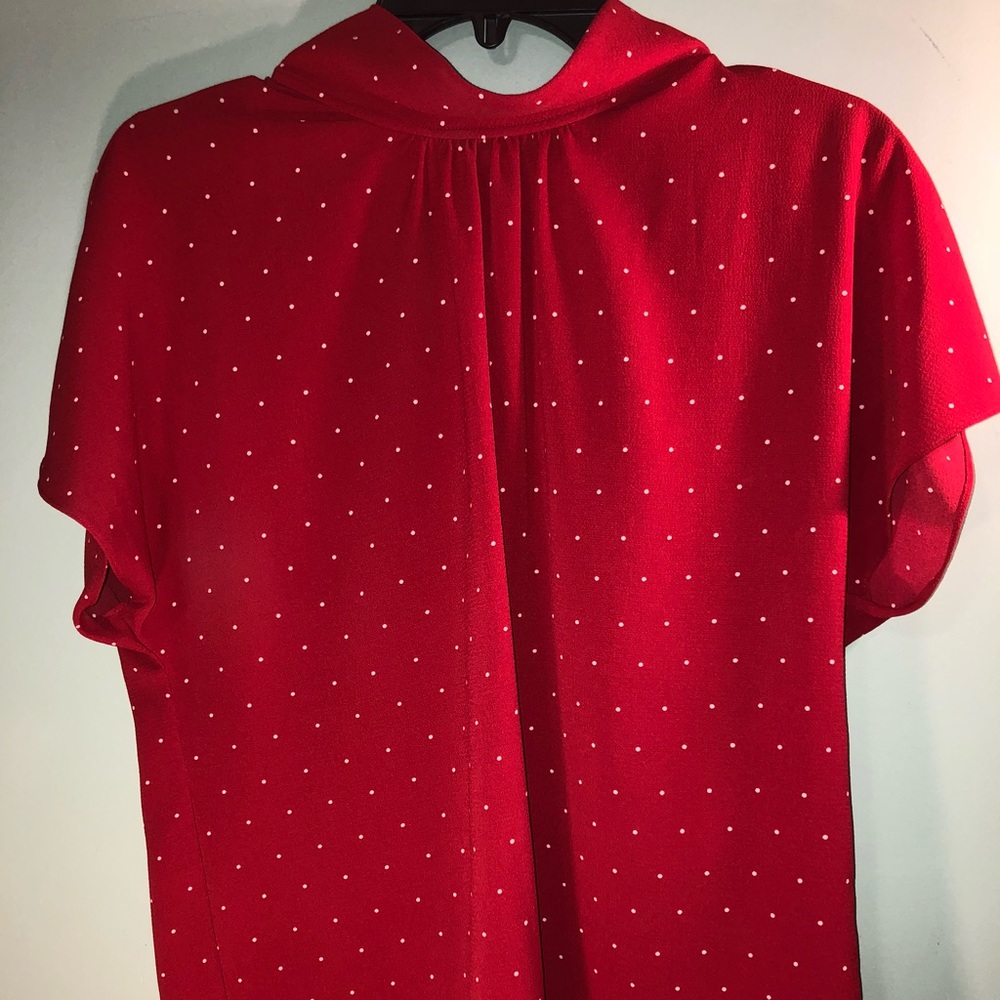 Vince Camuto size 6 red Polk a dot blouse